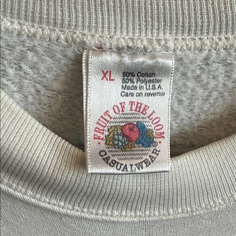 Vintage rare USA made white sweatshirt raised Santa 3D tufted rug graphic XL